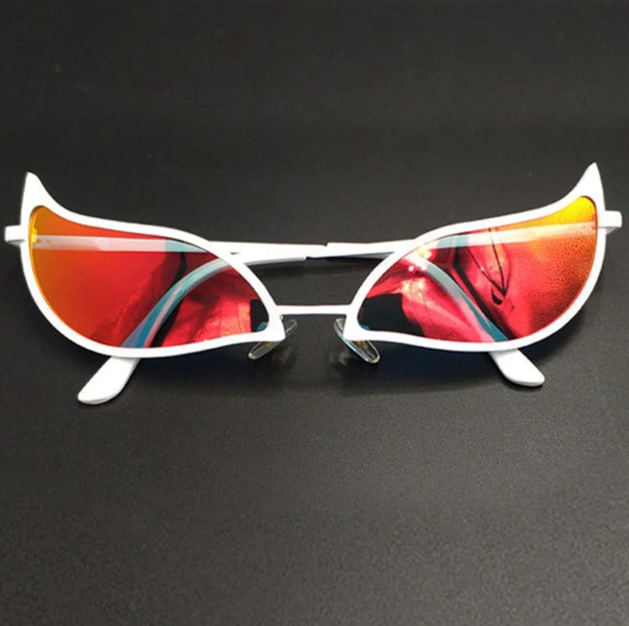 Gafas de sol estilo anime