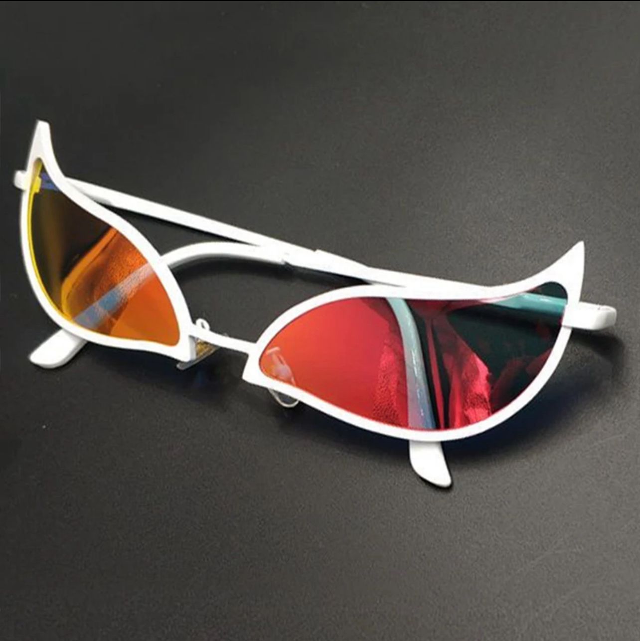 Gafas de sol estilo anime