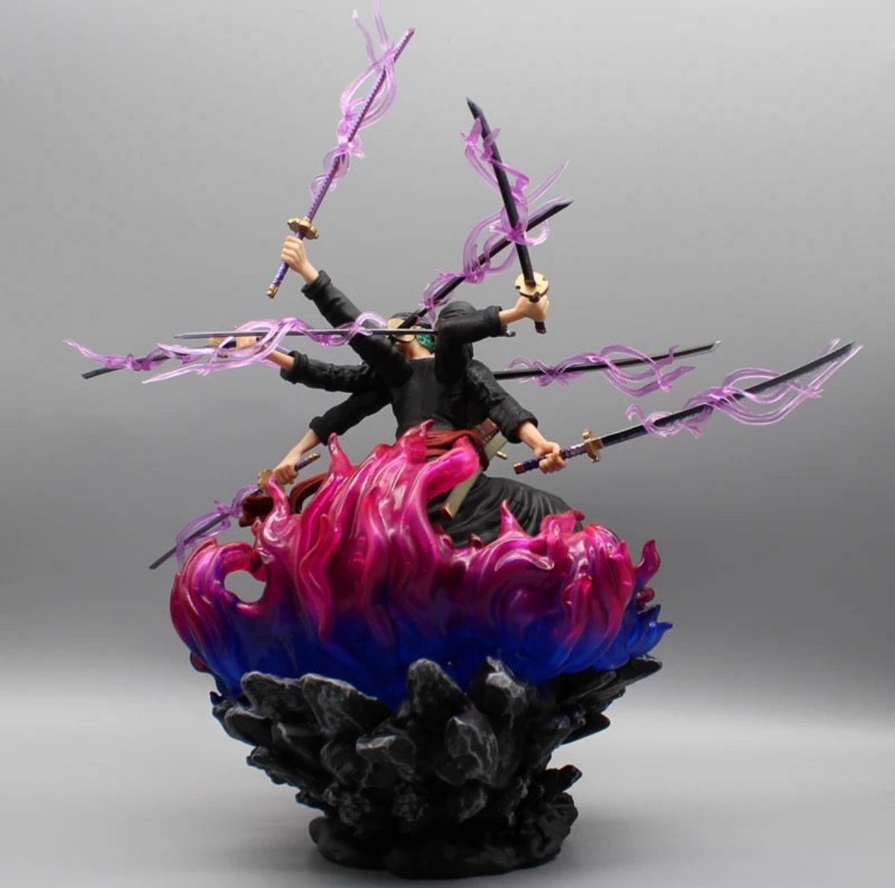 Figura estilo 9 espadas